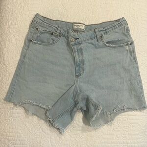 Abercrombie and Fitch ‘The Dad Short High Rise’